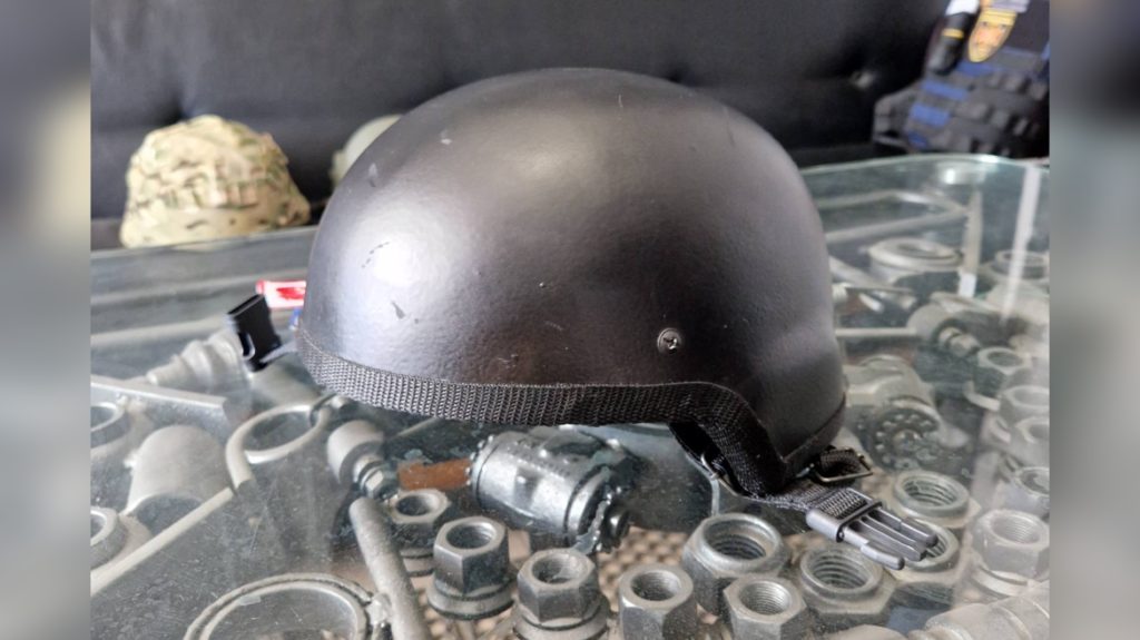 Шлем защитный в камуфляжном чехле фото 7
